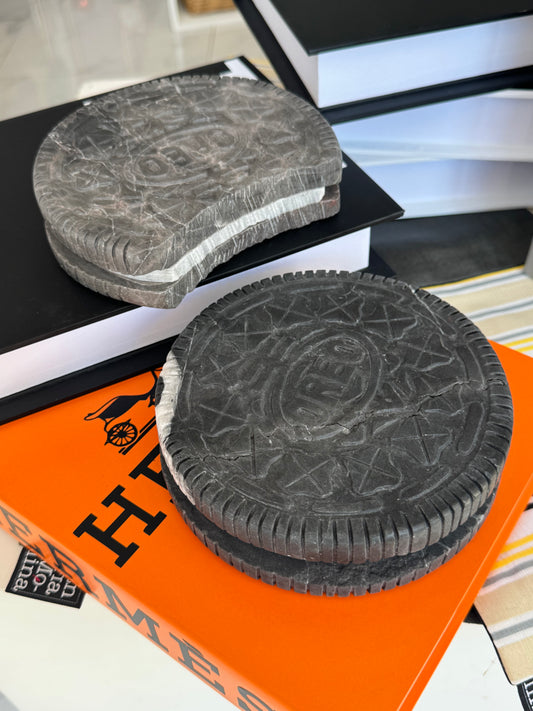 Escultura Galletas Oreo de Mármol