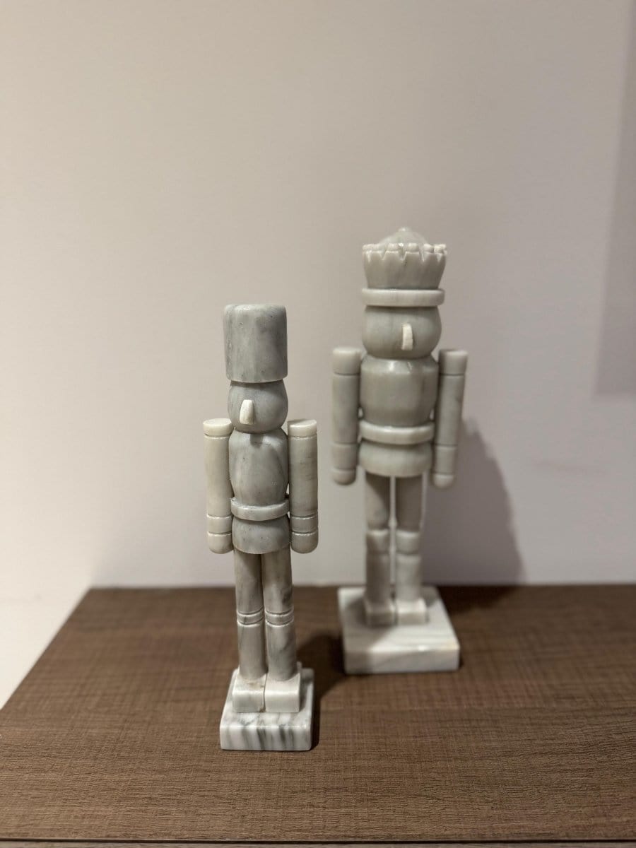 Esculturas de Cascanueces de Mármol – Arte y Elegancia para tu Decoración Navideña - Arte Guillomé