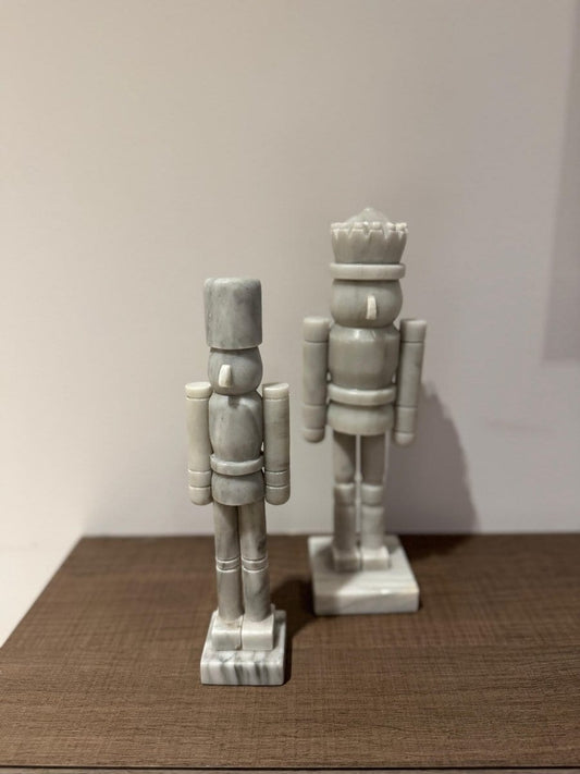 Esculturas de Cascanueces de Mármol – Arte y Elegancia para tu Decoración Navideña - Arte Guillomé